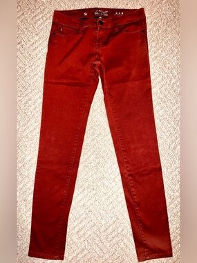BUNDLE 5 for $50 👗👚 jeans 👖 
Celebrity Pink Dare You Skinny Jeans in Rust size 3